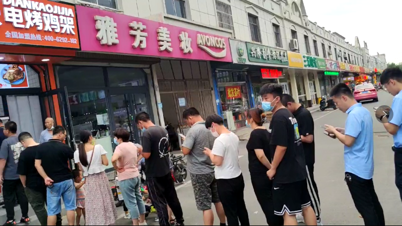 張成榮電烤雞架一年能掙多少錢？