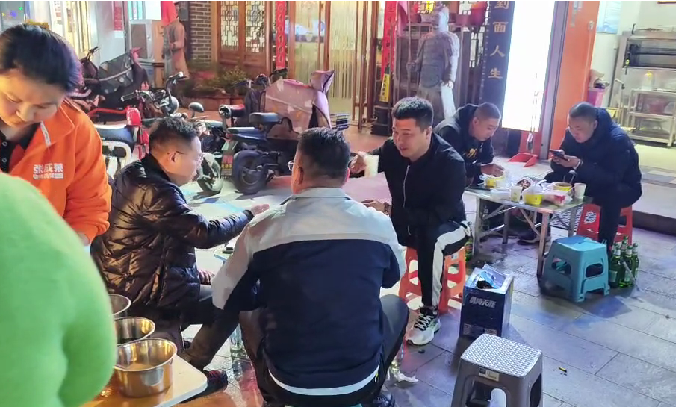 張成榮電烤雞架諸城店開(kāi)業(yè)