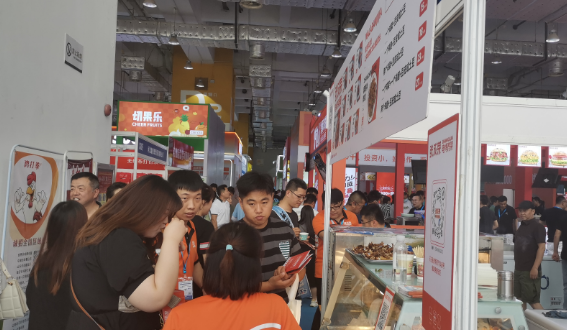 濟(jì)南展會(huì)第一天，看看這人氣！