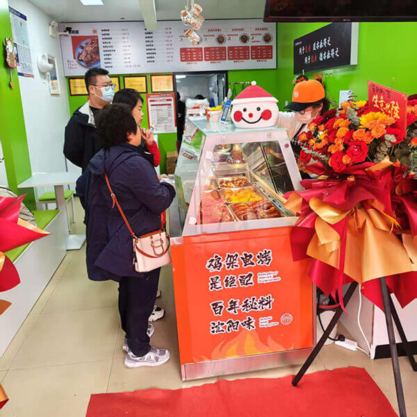熱辣鮮香登陸威海環(huán)秀區(qū)！西澇張成榮電烤雞架店盛大開業(yè)