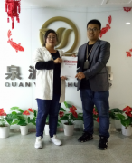 【賀】山東威海開(kāi)發(fā)區(qū)吳女士成功加盟張成榮電烤雞架！