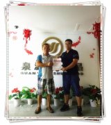煙臺(tái)又一家張成榮電烤雞架加盟簽約成功，加盟實(shí)力見(jiàn)證！