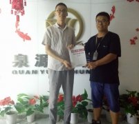 張成榮電烤雞架加盟，1人也能干！讓創(chuàng)業(yè)變簡單！