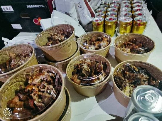 特色雞架加盟，張成榮電烤雞架外酥里嫩惹人愛