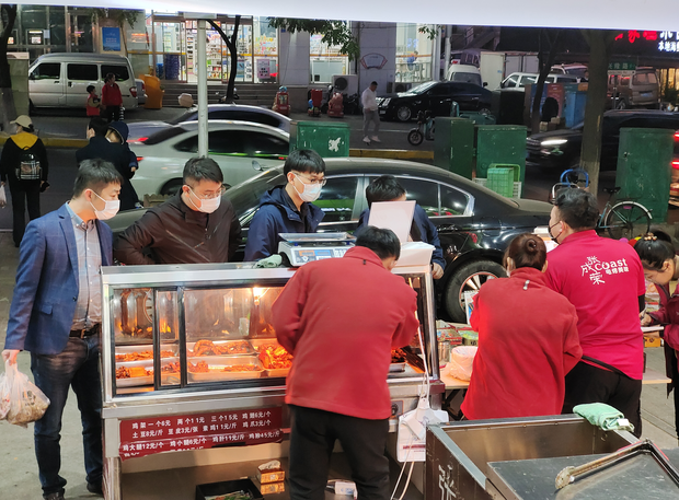 雞架加盟店哪家強？張成榮電烤小吃界的知名品牌
