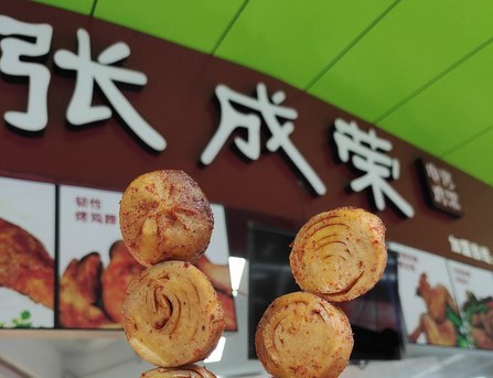 10平小門(mén)店，月入過(guò)萬(wàn)，電烤雞架超高投資回報(bào)率