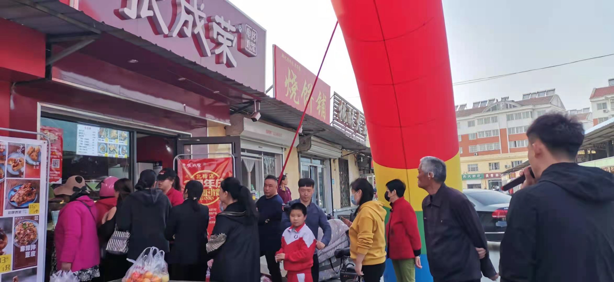 85后創(chuàng)業(yè)加盟小吃店，10㎡電烤小吃店，1-2人即可開店